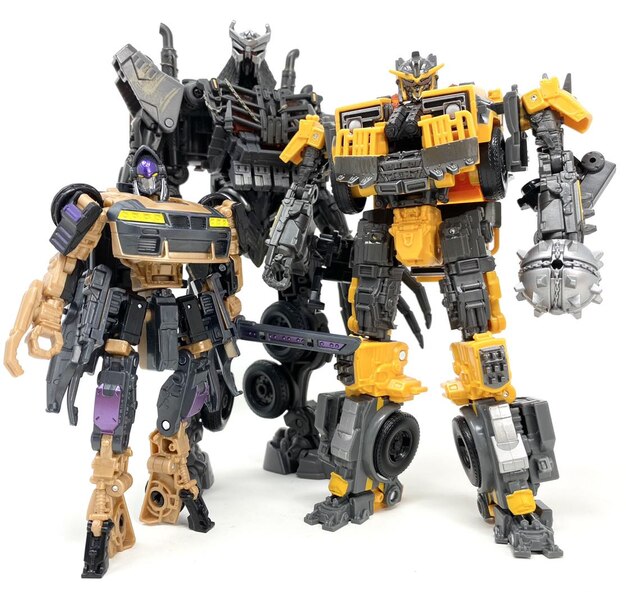 Transformers Rise Of The Beasts Scourge Terrorcons In Hand Image  (3 of 3)